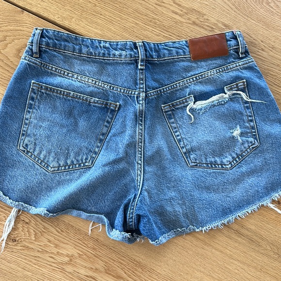 Zara High Waist Short - Picture 3 of 3